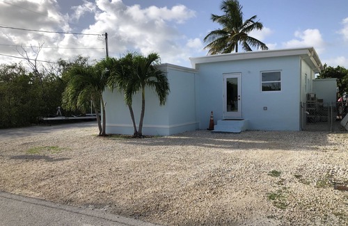Key Largo Village Casa | Beautiful Remodeled Home on the Water! 40 ft dock & short walk to private beach!