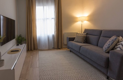 Centro histórico de Logroño Apartamento | Beautiful renovated apartment in central Logroño with WIFI