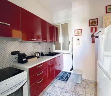 Les Baumettes Apartamento | BEAUTIFUL renovated apartment ,NEXT TO THE BEACH ! AIR-C, FREE PARKING!