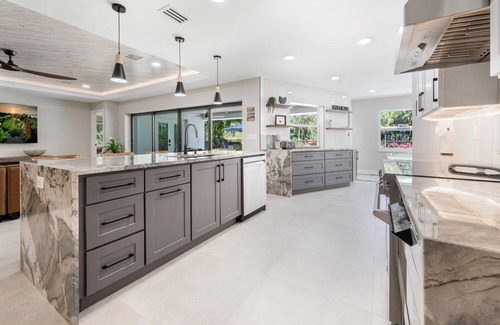 Central Naples Otro | Beautiful resort castle in Naples, Florida