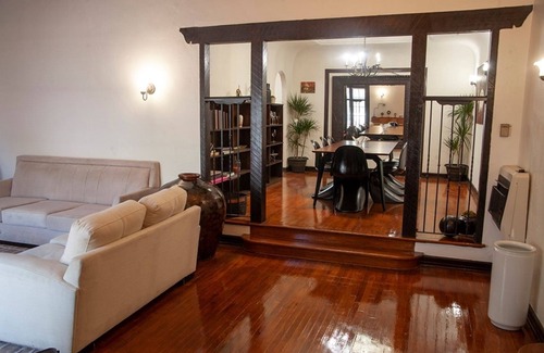 Tarzana Villa | Beautiful Resort in NoHo
