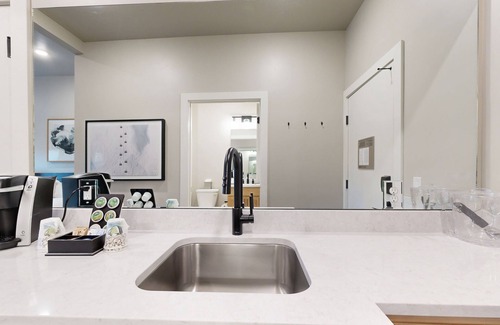 Park City Apartamento | Beautiful resort studio with pool, gym and mountain views