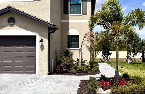 Gateway Casa | Beautiful Resort Style Timber Creek Townhome