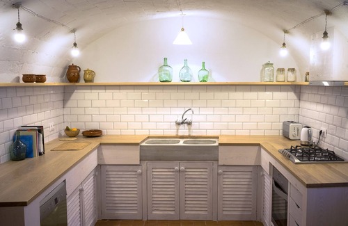 Vilanant Cabaña | Hermosa casa rural restaurada del siglo XVI.