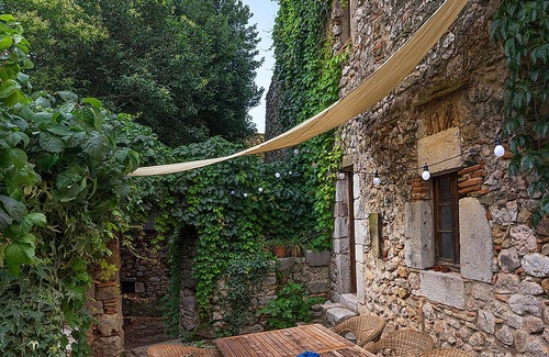 Vilanant Cabaña | Hermosa casa rural restaurada del siglo XVI.
