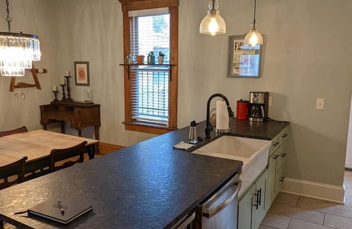 Livingston Park Casa | Beautiful restored home in historic Old Oaks! Close to downtown!