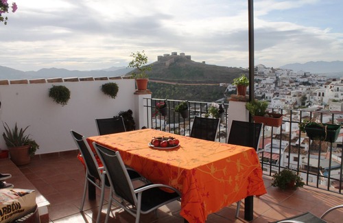 Alora Casa | Hermosa casa restaurada en el centro de Alora con espectaculares vistas desde privado