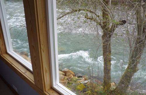 Index Cabina | Hermosa Riverfront Getaway En Las Montañas Cascade