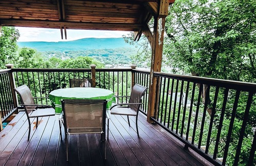 North Adams Casa | Beautiful romantic Private en suite