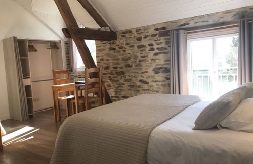 Chalais Cama Y Desayuno | Hermosa habitación (3/4) en la antigua granja