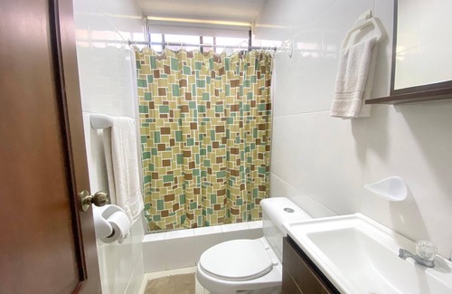 Barrio Kennedy Apartamento | Hermosa Habitación en Ciudadela Las Garzas, junto al San Marino, Guayaquil