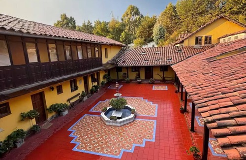 Cusco Historic Center Apartamento | HERMOSA HABITACION CON VISTA AL BOSQUE