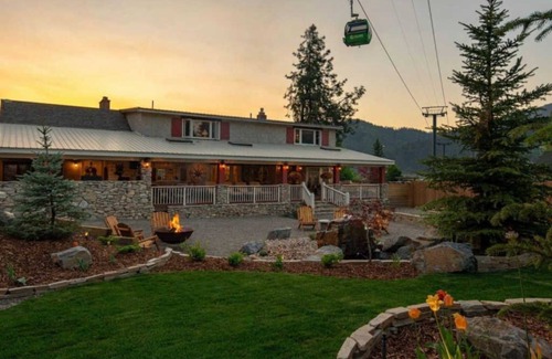 Kellogg Casa | Beautiful Rustic 6 bedroom House with water park access to Silver Rapids