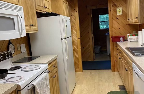 Mattawana Cabina | Beautiful Rustic Cabin - PSU Football - State Parks - Sleeps 6 to 8