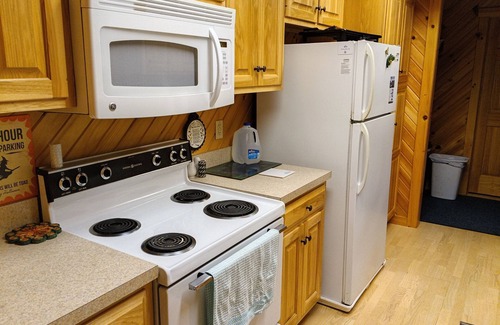 Mattawana Cabina | Beautiful Rustic Cabin - PSU Football - State Parks - Sleeps 6 to 8
