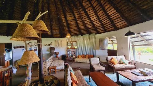 Buffalo City Casa | Beautiful rustic sea cottage, 2km Kob Inn