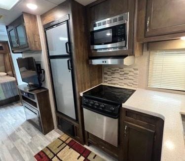Fairvilla Otro | Beautiful RV 15 Min to Downtown Orlando