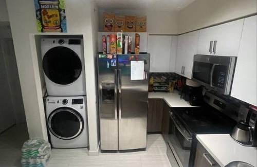 Edgewater Apartamento | Beautiful Sanctuary in the heart of Midtown! Luxury1/1 with everything included!