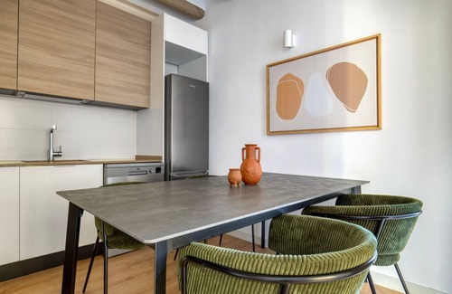 Sarria Apartamento | Beautiful Sarrià 3BR, nr Old Town, by Blueground