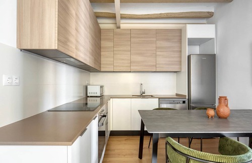 Sarria Apartamento | Beautiful Sarrià 3BR, nr Old Town, by Blueground