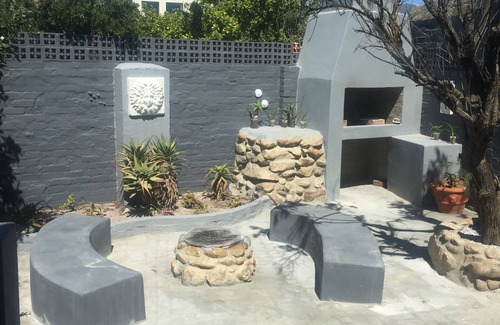 Rooiels Casa | Beautiful Sea front cottage right on the Atlantic ocean.