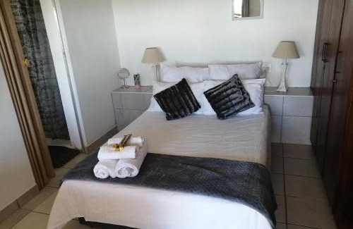 Wavecrest Apartamento | Beautiful Sea View Room