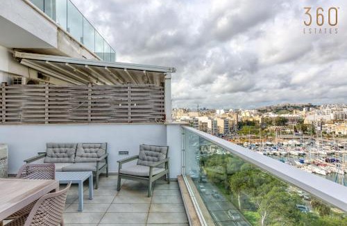 Pieta Apartamento | Beautiful seafront home with private balcony & BBQ by 360 Estates