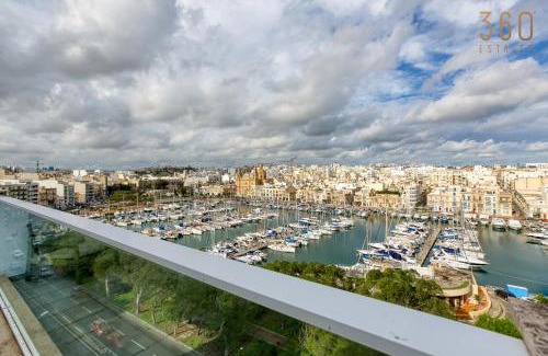 Pieta Apartamento | Beautiful seafront home with private balcony & BBQ by 360 Estates
