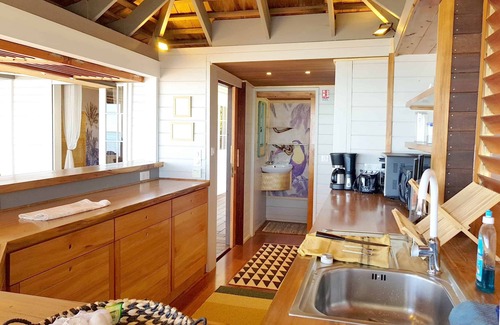 Hitiaa O Te Ra Casa | Beautiful seaside wooden villa in Moorea. 3 bedrooms, 2 bathrooms. Sleeps 6