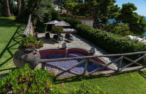 Marina Piccola Villa | Charming Villa in Marina Piccola with Faraglioni View