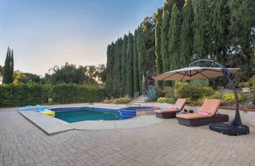 Granada Hills North Casa | Beautiful Secluded Home