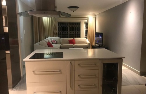 Kingsburgh Casa | hermosa casa de vacaciones con cocina en la costa sur. cerca de servicios