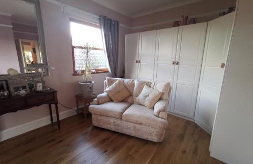 Glasgow Apartamento | Beautiful self contained apartment with garden