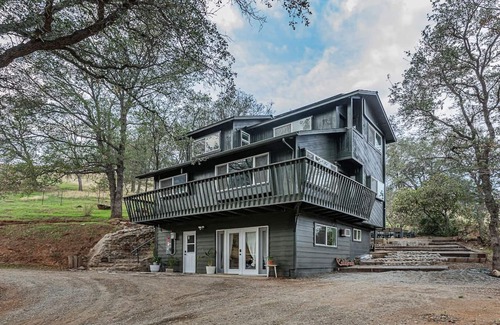 Three Rivers Apartamento | Beautiful Sequoia Hideout / Modern with Views!!