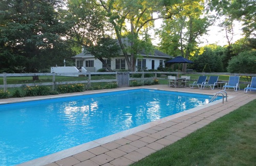 Sagaponack Casa | Alquiler Hamptons - Hermoso entorno privado con piscina y cancha de tenis.