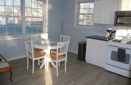 Warwick Casa | Beautiful Single Family house on Warwick Pond, Warwick, RI