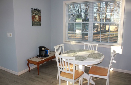 Warwick Casa | Beautiful Single Family house on Warwick Pond, Warwick, RI