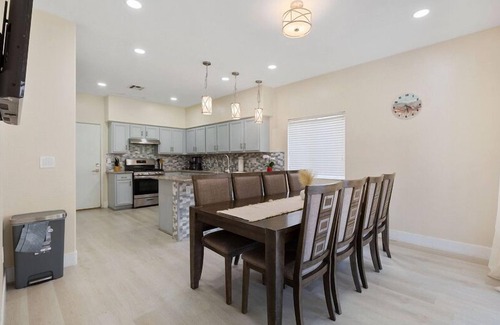 Rhodes Ranch Casa | Beautiful Smart Home / Las Vegas