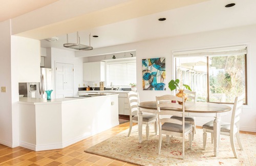 Mukilteo Casa | Beautiful Sound View Guesthouse