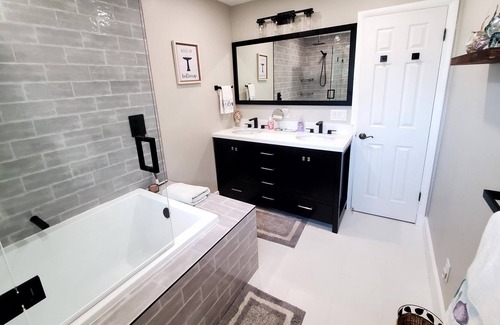 Garden Isles Casa | Beautiful South FL Oasis. 2/2 Charming Home with pool. 3 miles from the beach.