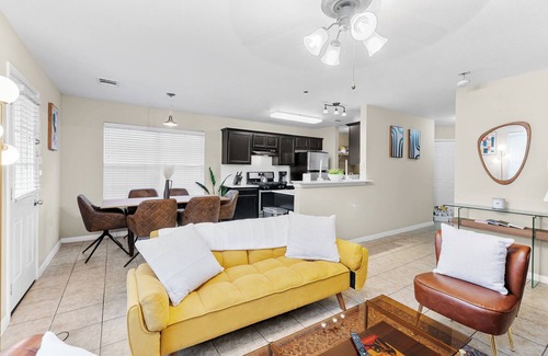 Franklin Park Casa | Beautiful Space - Nice yard - 10 min from DT