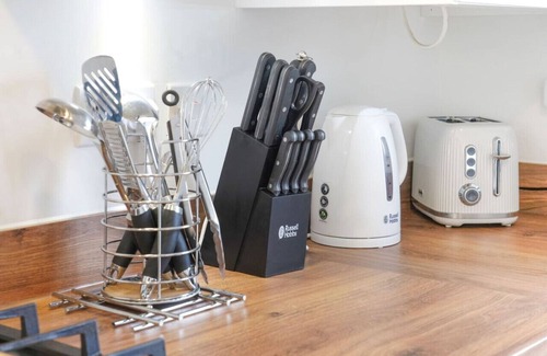 Milton Keynes Casa | Beautiful & Spacious Home - Sleeps 10