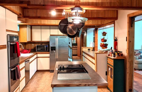 Bushkill Cabina | Hermosa, amplia cabina Poconos, mesa de billar, a 15 minutos de las montañas Shawnee Ski