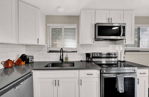 Canyon Rim Casa | Beautiful spacious twin home w/backyard in great SLC location!