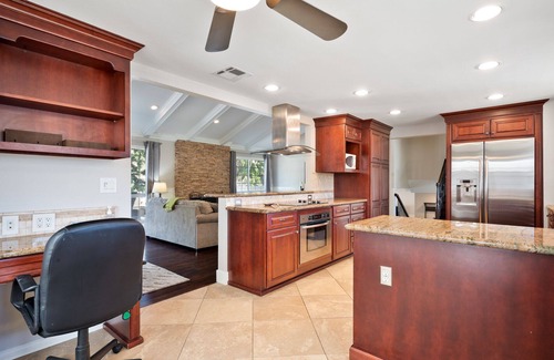 Mission Viejo Casa | Beautiful, spacious home with private hot tub, putting green, basketball and BBQ