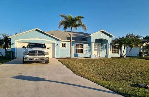 Port Saint Lucie Casa | Beautiful Spacious home with large heated Pool - Summer Fun and Winter Escapes