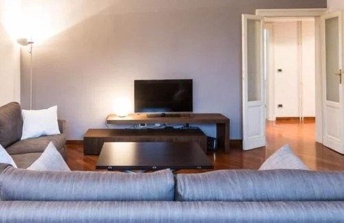 Milan Apartamento | Hermoso y espacioso 1 BR en Forze Armate
