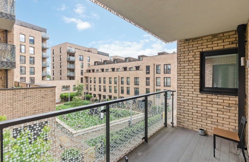 Stratford Apartamento | Beautiful spacious 2 bedroom 2 bathroom flat East Village. Plus Sofa Bed