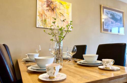 North Glasgow Apartamento | Beautiful & Spacious 2-Bed Flat in City Centre with Free Parking