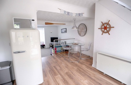 Mevagissey Casa | Hermosa y espaciosa casa de vacaciones de 2 dormitorios con estacionamiento y vistas al mar.